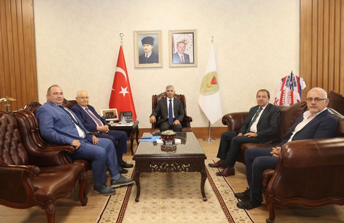 Vali Ünlüer, Makamında Farklı Kesimlerden Temsilcileri Ağırladı
