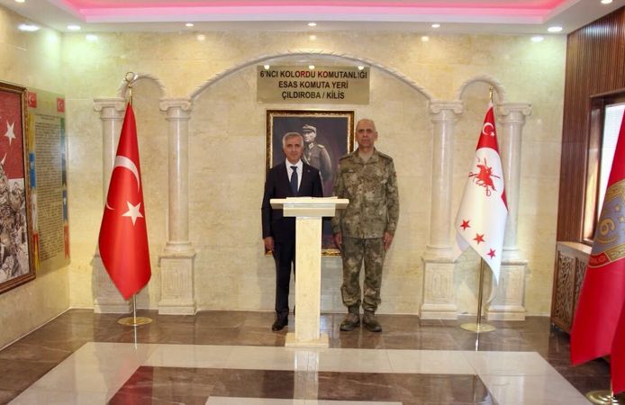 Vali Ünlüer’den Fırat Kalkanı ve Zeytin Dalı Harekât Bölge Komutanlığına Ziyaret