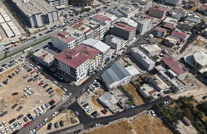 Büyükşehir, Dulkadiroğlu Yahya Kemal’de Asfalta Başladı