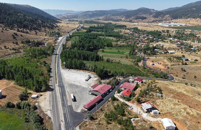 Göksun’da Bir Mahallenin Daha Ulaşımını İyileştiriyor