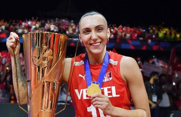 Eczacıbaşı’ndan Aslı Kalaç ve Ebrar Karakurt Açıklaması! Sağlık Durumları Belli Oldu
