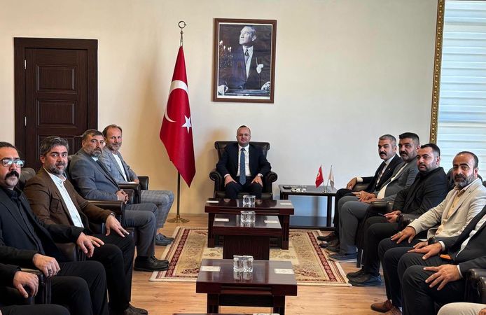 MHP Afşin İlçe Başkanı Karaağaç ve Mikrokredi Ekibinden Kaymakam Arslantürk’e Ziyaret