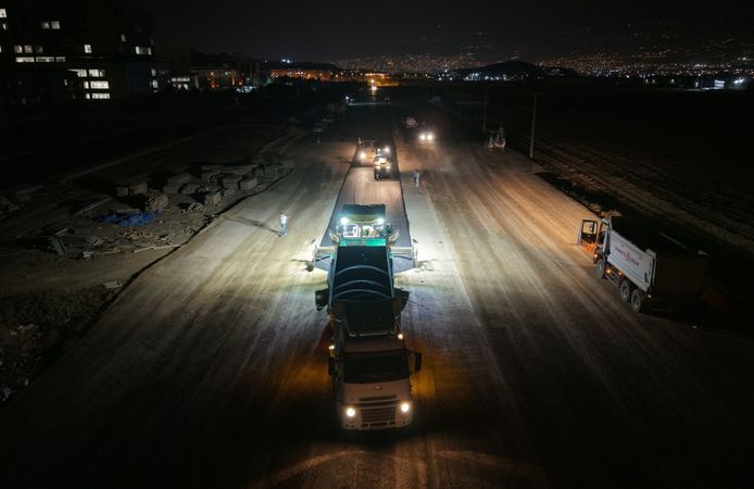 Büyükşehir, Hastane Yollarındaki Dönüşümünü Gece Gündüz Sürdürüyor