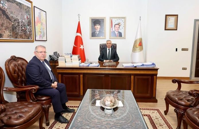 Vali Ünlüer, Önceki Dönem Onikişubat Belediye Başkanı Mahçiçek’i Kabul Etti