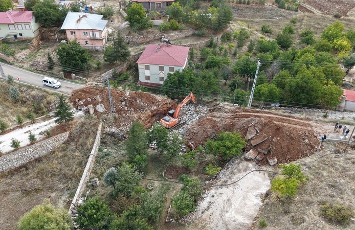 Büyükşehir’den Göksun Kırsalında Köprü Menfez Yatırımı