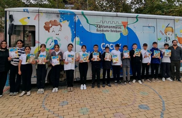 UNESCO Edebiyat Şehri’nde Kitap Sevgisi Mobil Kütüphaneyle Büyüyor