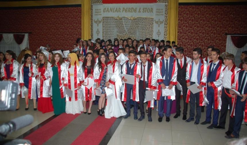 Afşin Özel Bilgi Anadolu Sağlık Meslek Lisesi İlk Mezunlarını Verdi