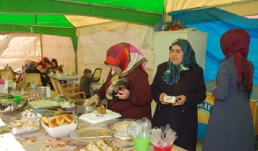 Eshab-ı Kehf Kız ve Erkek Kur’an Kursu’ndan Öğrenciler Yararına Kermes