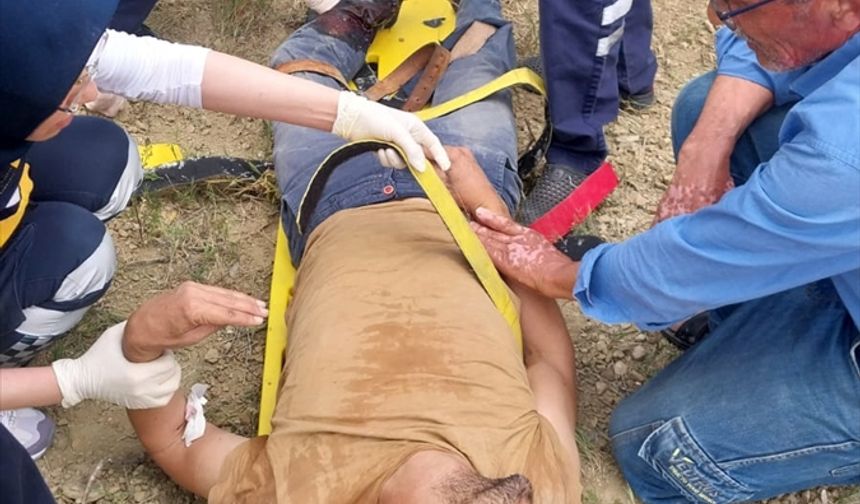Adana'da ayağını çapa makinesine kaptıran çiftçi yaralandı