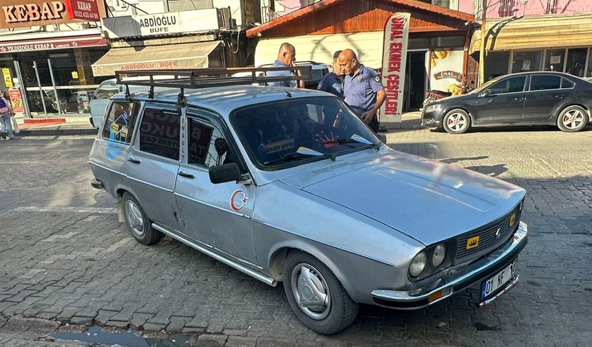 Adana'da polisin peşlerine düştüğü hırsızlık şüphelileri araçlarını bırakıp kaçtı