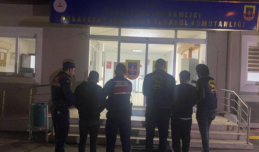 Adana'da römork çaldıkları öne sürülen 2 şüpheli yakalandı