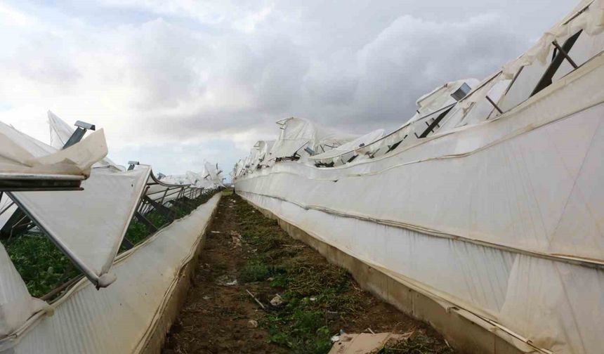 Antalya Büyükşehir, afet bölgesinde incelemelerde bulunup yardım eli uzattı