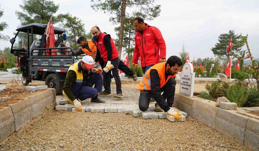 Kahramanmaraş’ta mezarlıklara bakım ve onarım