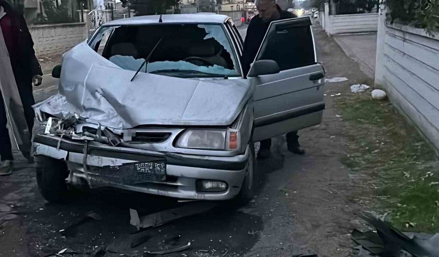 Dörtyol’da iki otomobil çarpıştı: 9 yaralı