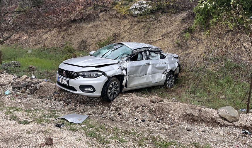 Burdur'da tırla çarpışan otomobildeki 4 kişi yaralandı