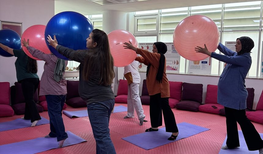 Ebeler anne adaylarına gebelik sürecinde rehberlik ediyor