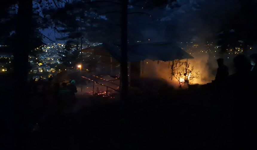 Hatay'da ahşap barakada çıkan yangın söndürüldü