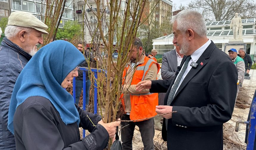 Isparta'da 3 yılda 180 bin meyve fidanı dağıtıldı