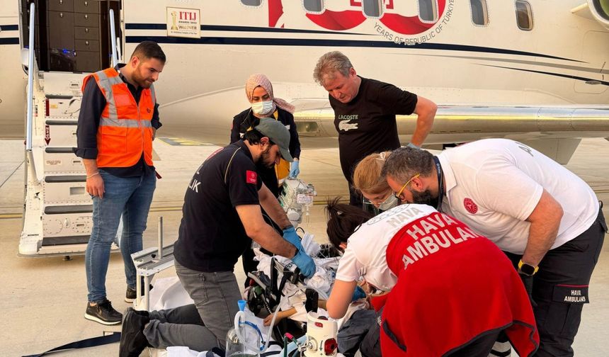 Mersin'de ambulans uçak 10 yaşındaki çocuk için havalandı