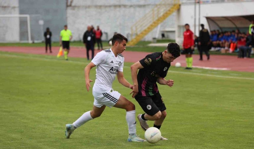 TFF 2. Lig: Isparta 32 Spor: 1 - Altay: 2