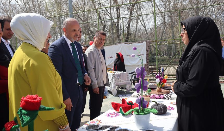 Arıtaşlı Kadınlardan El Emeği Göz Nuru Sergi