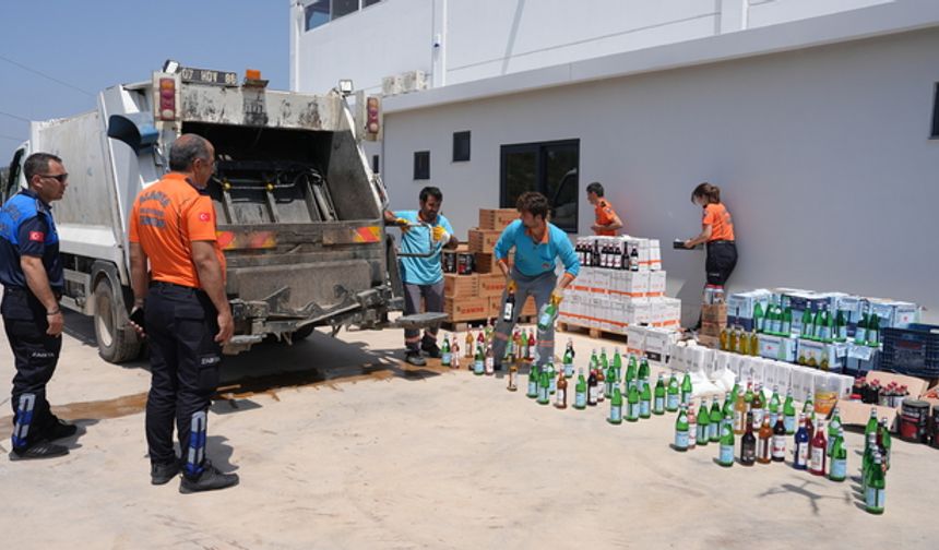 Alanya'da kullanım süresi geçmiş ürünlere yeni tarihli etiket yapıştıran toptan gıda deposu mühürlendi