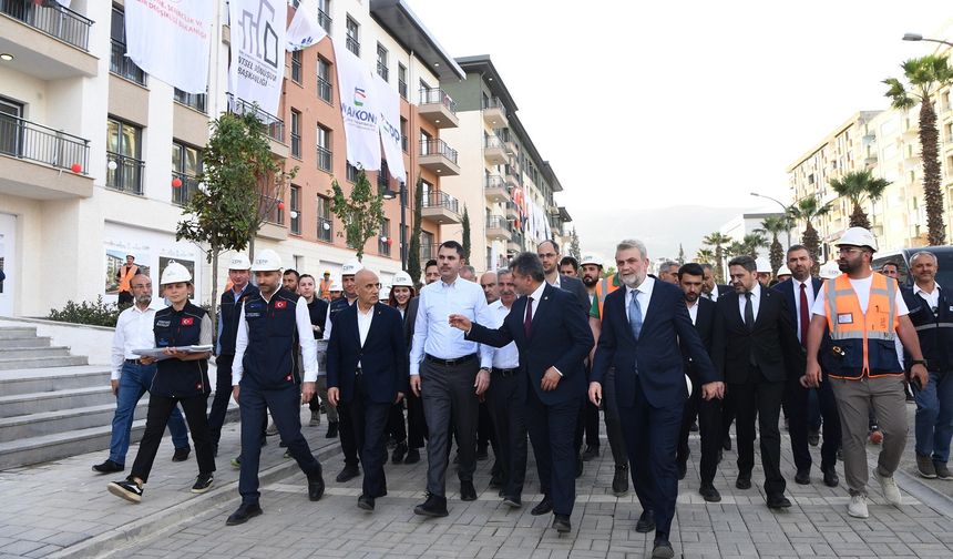 “Kahramanmaraş’ta Yıl Sonuna Kadar 74 Bin Konut ve İş Yeri Teslim Edilecek”
