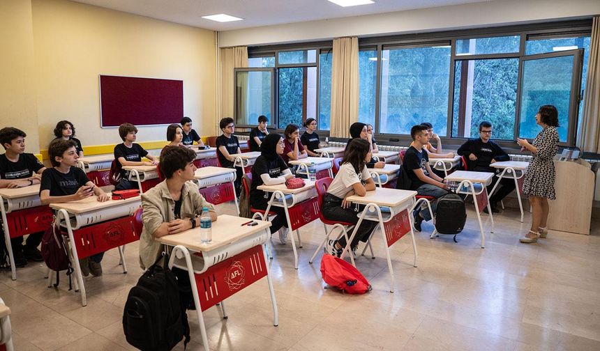 Lisede Zorunlu Eğitim Süresi Kısalıyor: 3 Yeni Model Masada