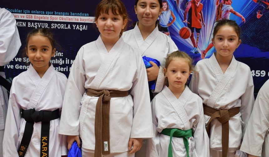 Adana'da GSB Spor Okulları ve Engelsiz Spor Okulları törenle açıldı