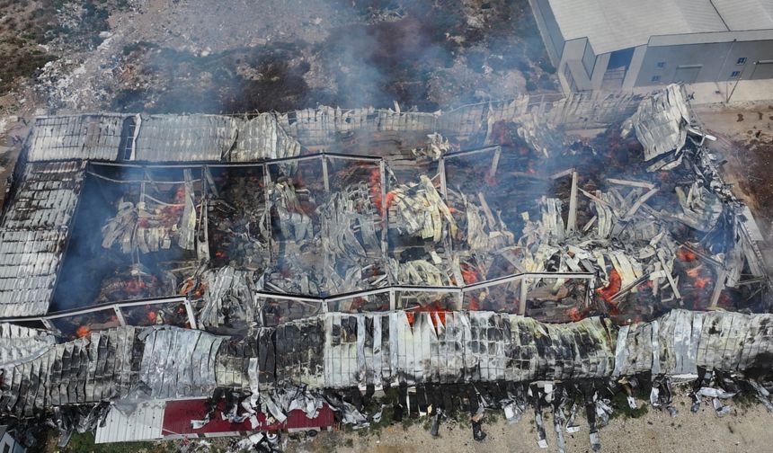 Mersin'de pamuk deposunda çıkan yangın kontrol altında