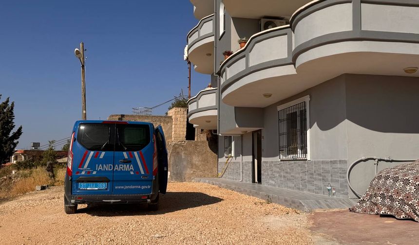 Hatay'da bir kişi tartıştığı kızını öldürdü, eşini yaraladı
