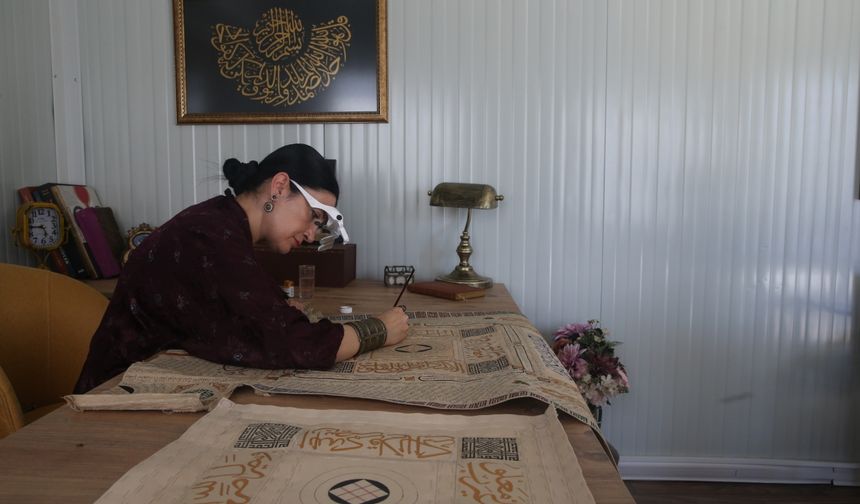 Osmanlının Tılsımlı Gömlekleri Modern Sanatla Tablolara Yansıyor
