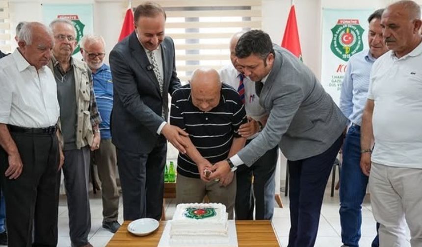 Isparta’da babalar günü şehit babalarıyla birlikte kutlandı