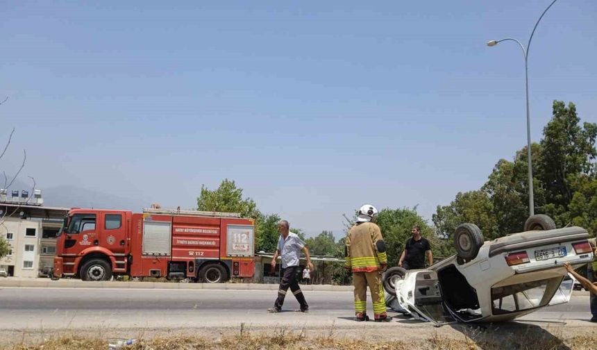 Kırıkhan’da ters dönen otomobildeki 2 kişi yaralandı