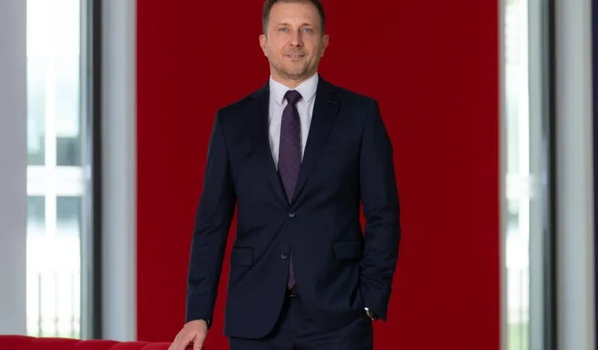 Akbank büyük dil modeli çözümleriyle aylık 1,3 milyon belgeyi işliyor