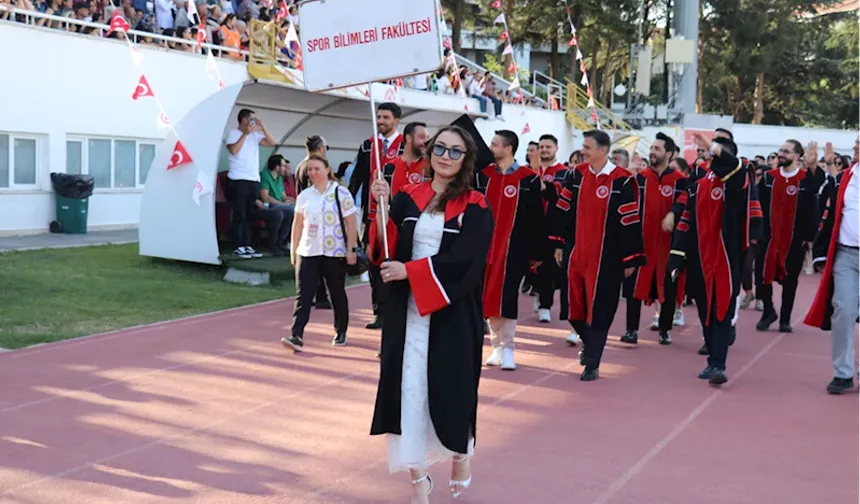 Süleyman Demirel Üniversitesi'nde mezuniyet heyecanı