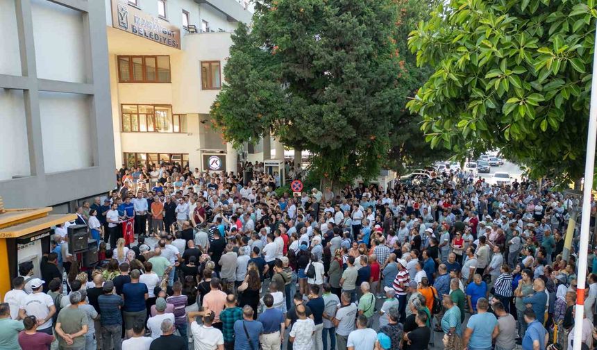 Manavgat’ta tutuklanan belediye başkanı Nefi Kara’ya destek mitingi