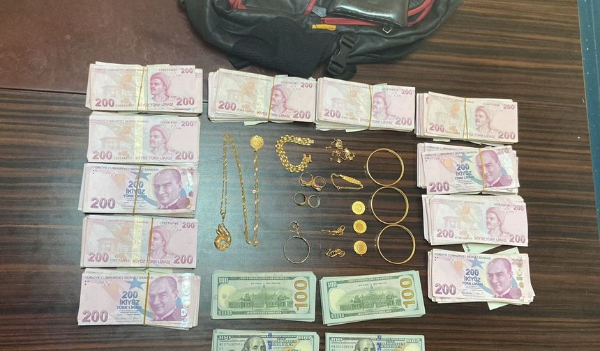 Adana'da dolandırılan çift, para ve altınlarına polis sayesinde kavuştu