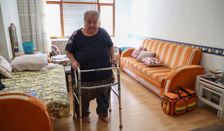 Antalya'da 10 bin 665 hastaya evde sağlık ve bakım hizmeti verildi