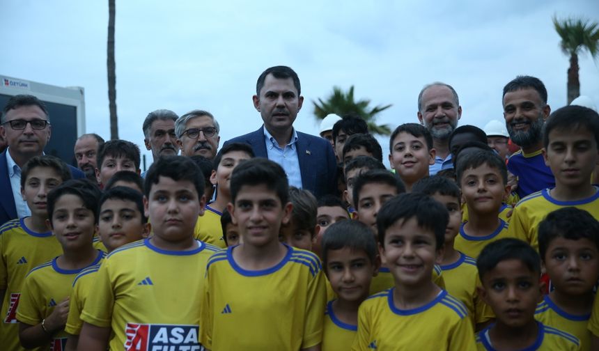 Bakan Kurum, İskenderun sahilindeki düzenleme ve yenileme çalışmalarını inceledi