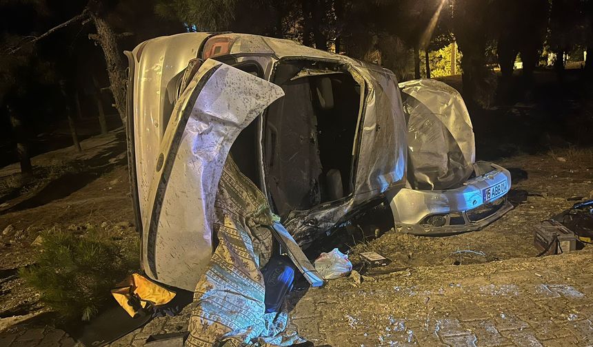 Burdur'da devrilen otomobildeki 4 kişi yaralandı