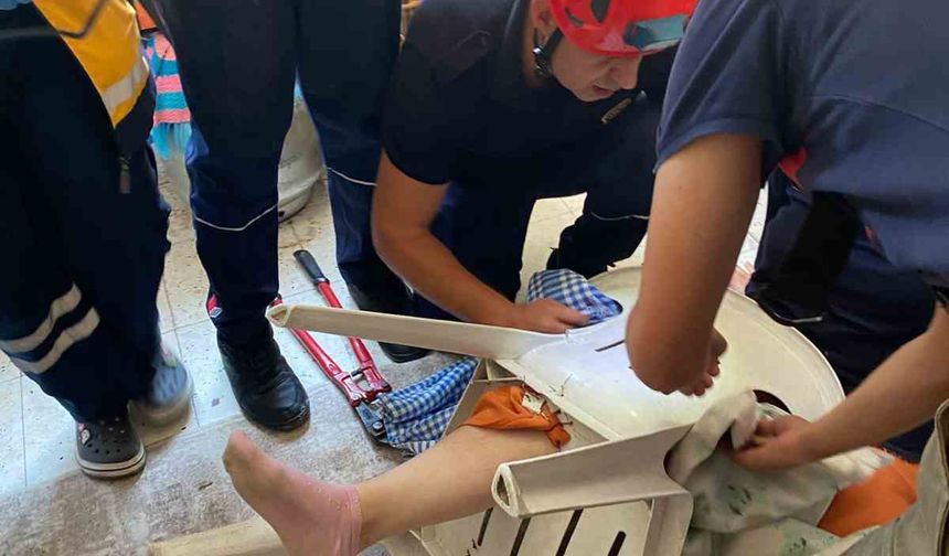 Ayağını sandalyeye sıkıştıran şahıs yaralandı