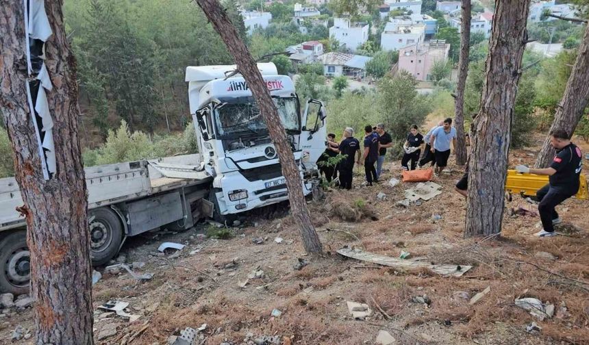 Osmaniye’de şarampole savrulan tır sürücüsü yaralandı