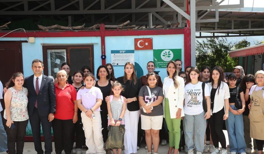 Vali Masatlı’nın eşi, ’Yüreğimizdeki Işık’ projesinde kız çocuklarıyla bir araya geldi