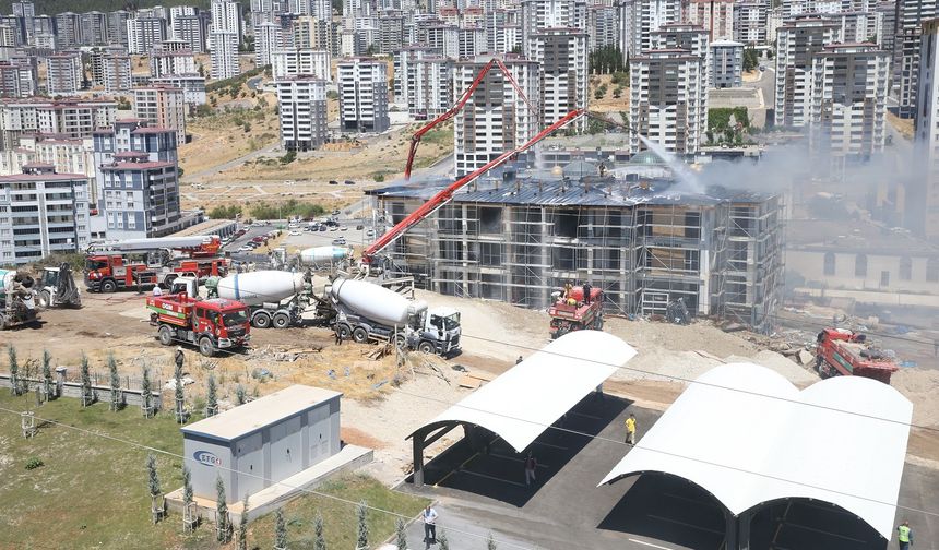 Kahramanmaraş'ta Lojmanda Çıkan Yangın Kontrol Altına Alındı
