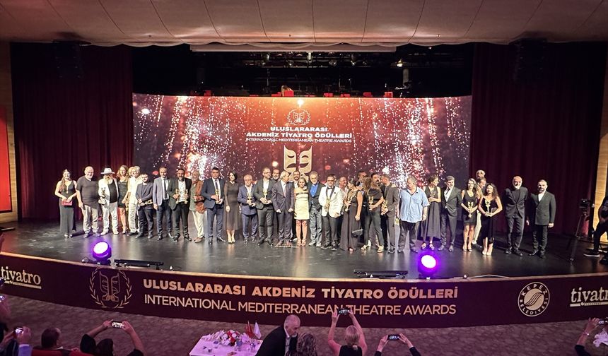 Antalya'da 'Uluslararası Akdeniz Tiyatro Ödülleri' sahiplerini buldu