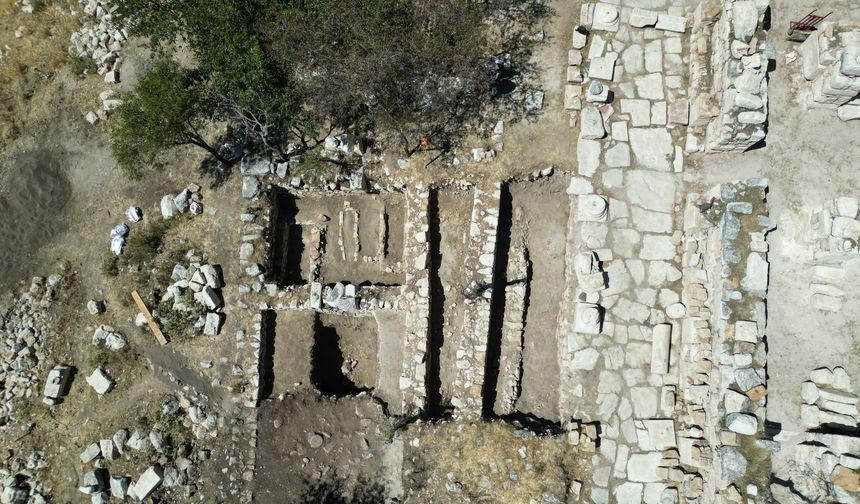 Timbriada Antik Kenti'ndeki kazılarda kiler ve aşevi ortaya çıkarıldı