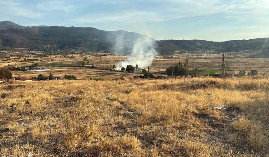 Yeşilova’da arazi yangını