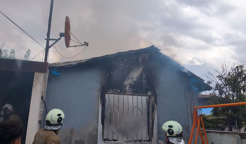 Hatay'da müstakil evde çıkan yangın söndürüldü
