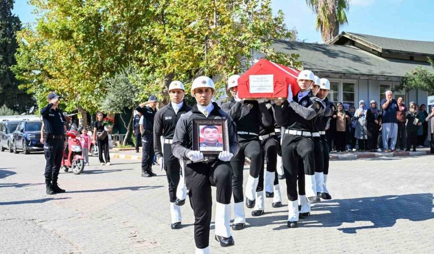 Yangında ölen polis memuru Adana’da toprağa verildi